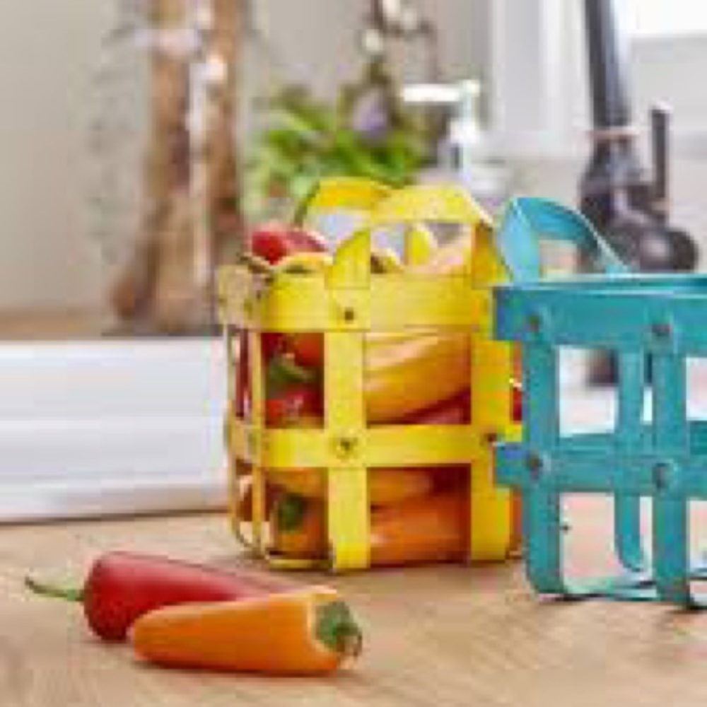 NWT ✨🏷 Yellow Wire Basket 🧺